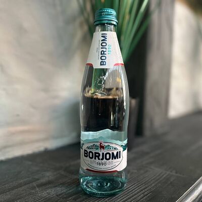 Вода Боржоми в Жигулёво по цене 350 ₽