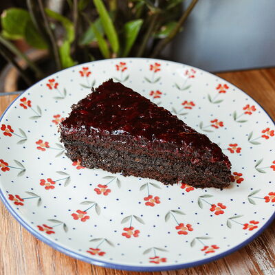 Пирог шоколадный с вишней в Сыроварня по цене 540