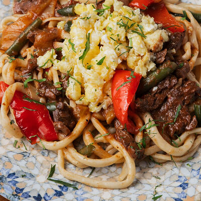 Жареный лагман в Plov&Go по цене 380 ₽