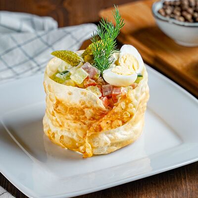 Салат Оливье в Bullet Bar по цене 580 ₽