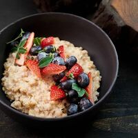Каша с миксом свежих ягод в Voodoo bar