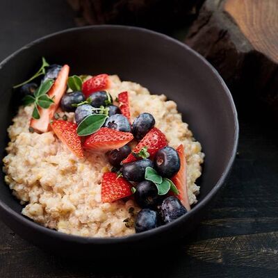 Каша с миксом свежих ягод в Voodoo bar по цене 630 ₽