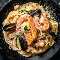 Паста с морепродуктами в Суши мастер