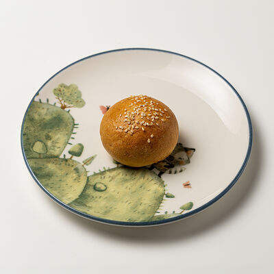 Кунжутная булочка в Сказка по цене 50 ₽