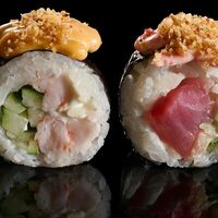 Креветка с тунцом в Сакура