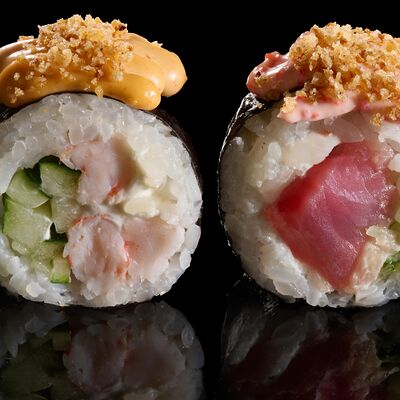 Креветка с тунцом в Сакура по цене 769 ₽