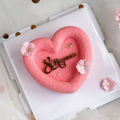 Муссовый бенто-торт на 8 Марта в Bratskih Bakerys по цене 2100 ₽