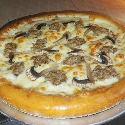 Пицца Грибная с сырным бортиком в Сытый мишка по цене 965 ₽