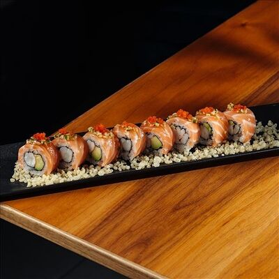 Ролл Лосось с креветкой в Buba Sushi по цене 1580 ₽