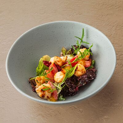 Салат с креветками пармеджано и соусом манго в ТОКИО-CITY по цене 590 ₽