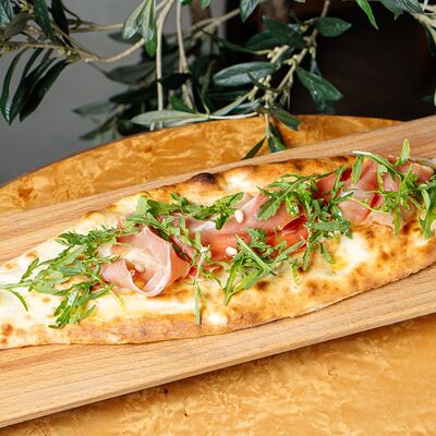 Пиде с хамоном в Grecco по цене 1290 ₽