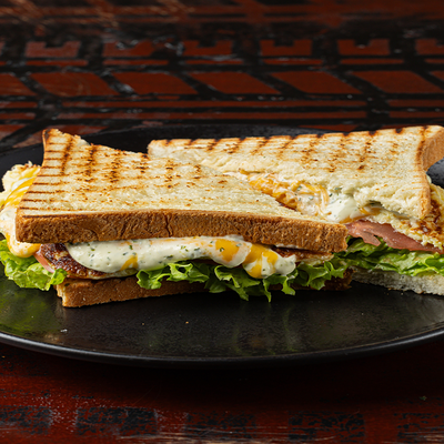 Сэндвич с омлетом в Bistro 113 по цене 430 ₽