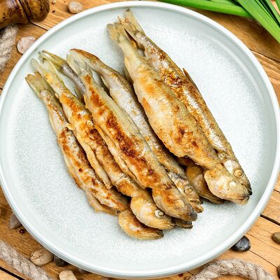 Жареная корюшка с запеченным картофелем и соусом тартар в Катюша Katyusha по цене 750