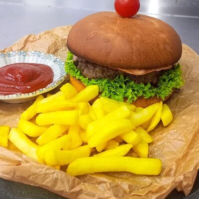 Бургер с говядиной в LaВеранда по цене 820 ₽