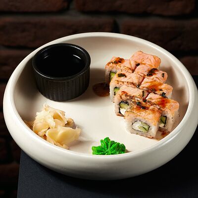 Ролл с лососем татаки в Encore Ervier по цене 840 ₽