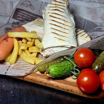 Хот-дог фирменный Лунго в Кафейня Ян по цене 380 ₽