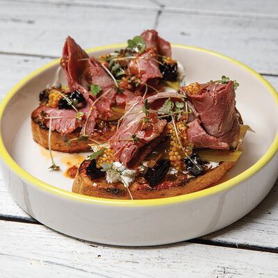 Брускетта с ростбифом в Овертайм по цене 540 ₽