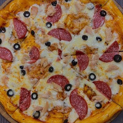 Пицца Копченый Чикен в Вкусное место по цене 700 ₽