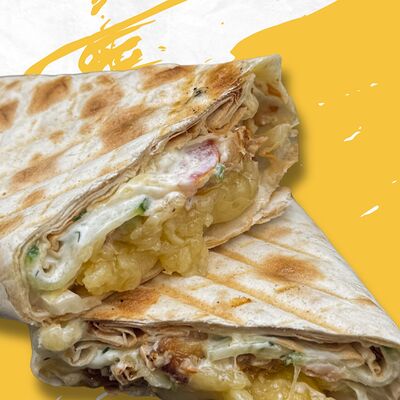 Шаурма сырная с курицей мини в Doner duck по цене 349 ₽