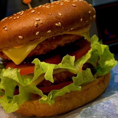 Фирменный бургер Берлога в Берлога по цене 730 ₽