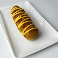 Корн-дог с сыром в Kuksu korea cafe