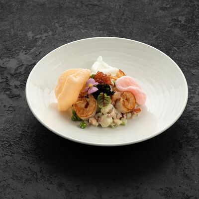 Оливье с креветками и раковыми шейками в Асъядор по цене 650 ₽