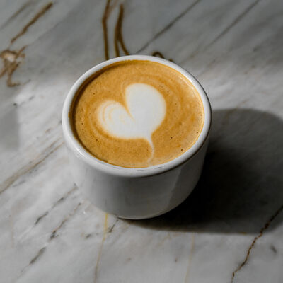 Капучино маленькое в Bisou Bisou Bistro по цене 460 ₽