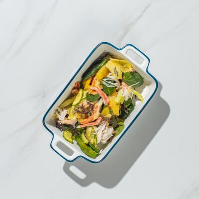 Салат с крабом под соусом манго-маракуйяв Sherwood Lounge Bar по цене 1548 ₽