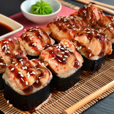 Запеченные роллы Лосось в Yorokobi по цене 580 ₽