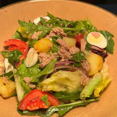 Салат Нисуаз в Trattoria Siesta по цене 790 ₽