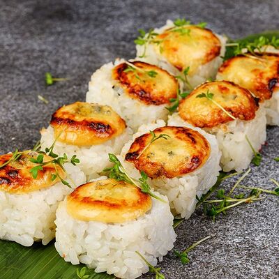 Коикава яки маки в Sushi & More по цене 450 ₽