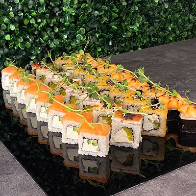 Горячая классика сет в Sushi adler по цене 2749 ₽