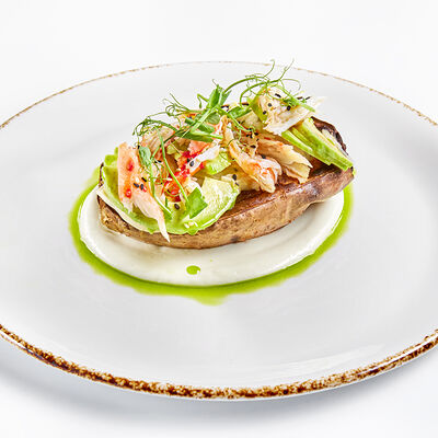 Запеченный батат с крабом и авокадо в Udcкафе Upside Down Cake по цене 890 ₽