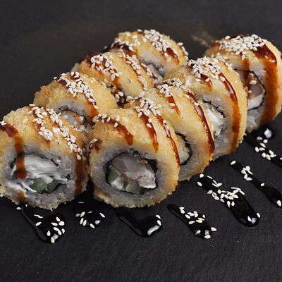 Ролл хрустящий с тигровыми креветками в Pro Azia по цене 750 ₽