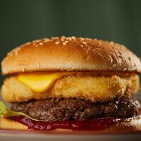 Бургер с мраморной говядиной и моцареллой в Menthol