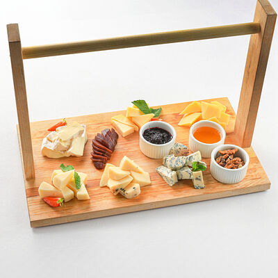 Сырная тарелка в La Scala Trattoria Ignazio по цене 130 р.