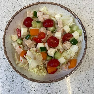 Салат по-Сеульски с куриной грудкой в Кофеин по цене 290