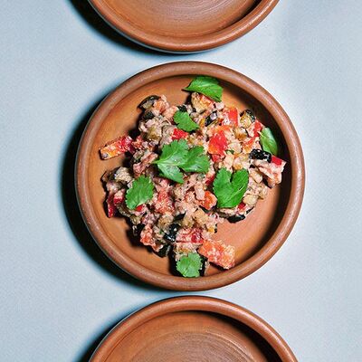 Салат с баклажанами в Хачапури и вино по цене 237 ₽