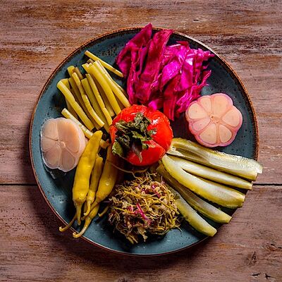 Ассорти Из Маринованных Овощей в Buta по цене 480 ₽