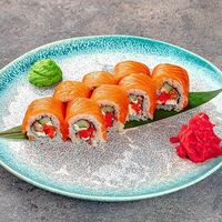 Филадельфия с лососем и тобико в Терраса