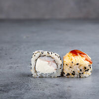 Император с лососем в Sushi100