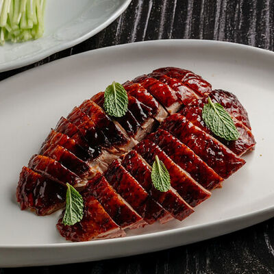 Утка по-сычуаньски в Ginza по цене 7990 ₽