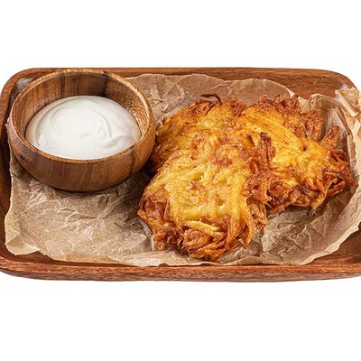 Картофельные драники с дымной сметаной в ЭРА по цене 410 ₽