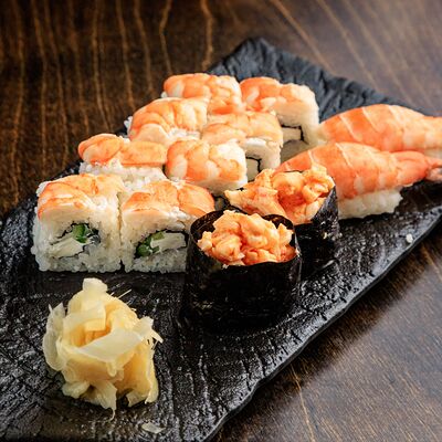 Мини-сет с креветками в Суши & Саке Izakaya Bar по цене 1513 ₽