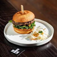 Гамбургер в The burger lab