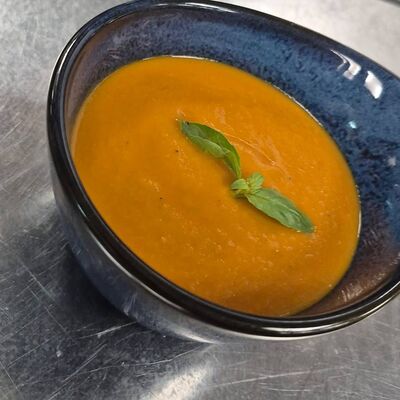 Томатный суп с розмарином и базиликом в Мясо & Рыба по цене 470