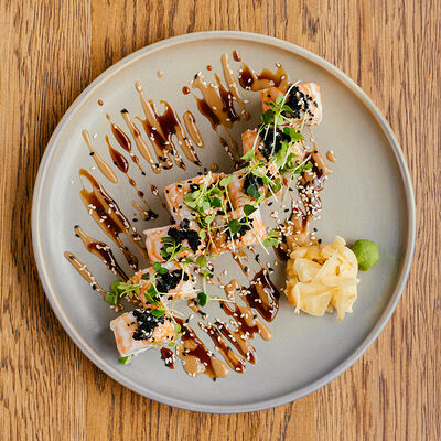 Ролл Креветки и тунец в SUBZERO по цене 1090 ₽