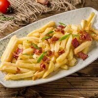 Картофель фри с беконом и зеленым луком в Паладин