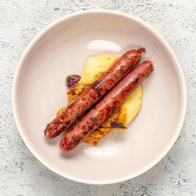 Колбаски гриль Борщики с шукрутом и картофельным пюре в Brugge по цене 640 ₽