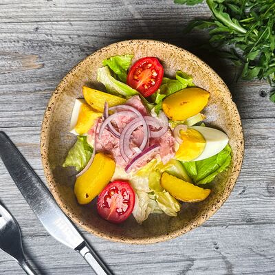 Салат с тунцомв Инжир по цене 250 ₽